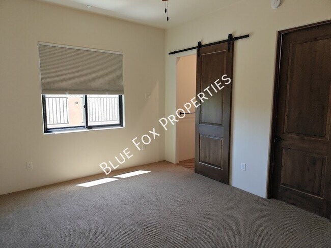 Building Photo - 13037 N Red Quail Pl