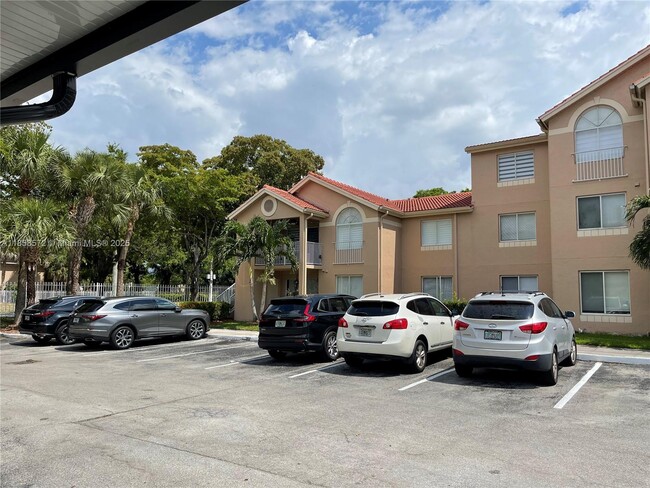 Building Photo - 10650 SW 157th Ct