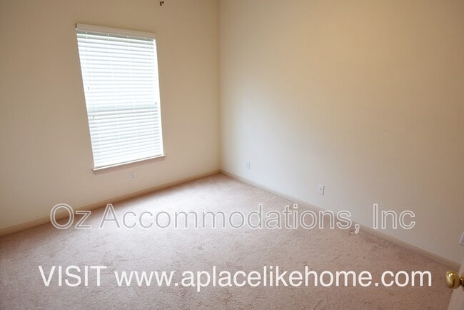 Building Photo - 1151 N Mart-way Dr