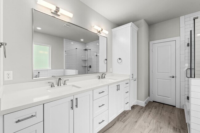 Building Photo - 954 Fisher St