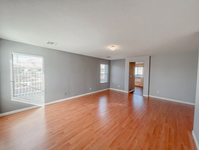 Building Photo - 3335 Antique Rose Dr