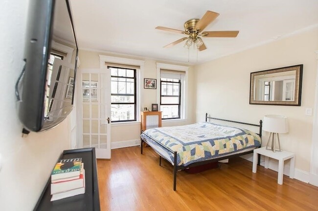 Primary Photo - 120 Riverway