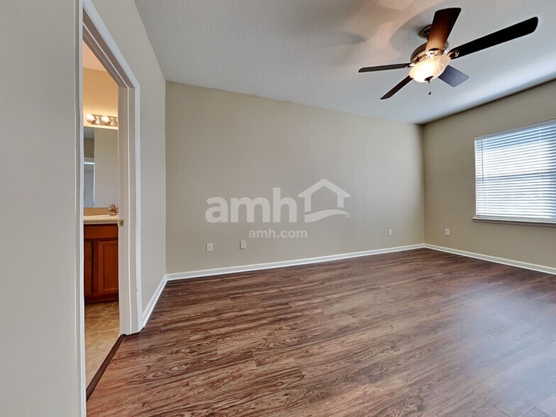 Building Photo - 655 Sunny Stroll Dr