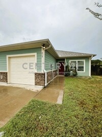Building Photo - Beautiful 2/2/1 in Kemp For Rent!