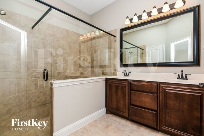 Building Photo - 1029 English Oak Dr