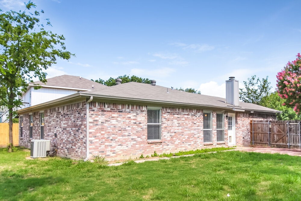 Building Photo - 7900 Flowertree Ct