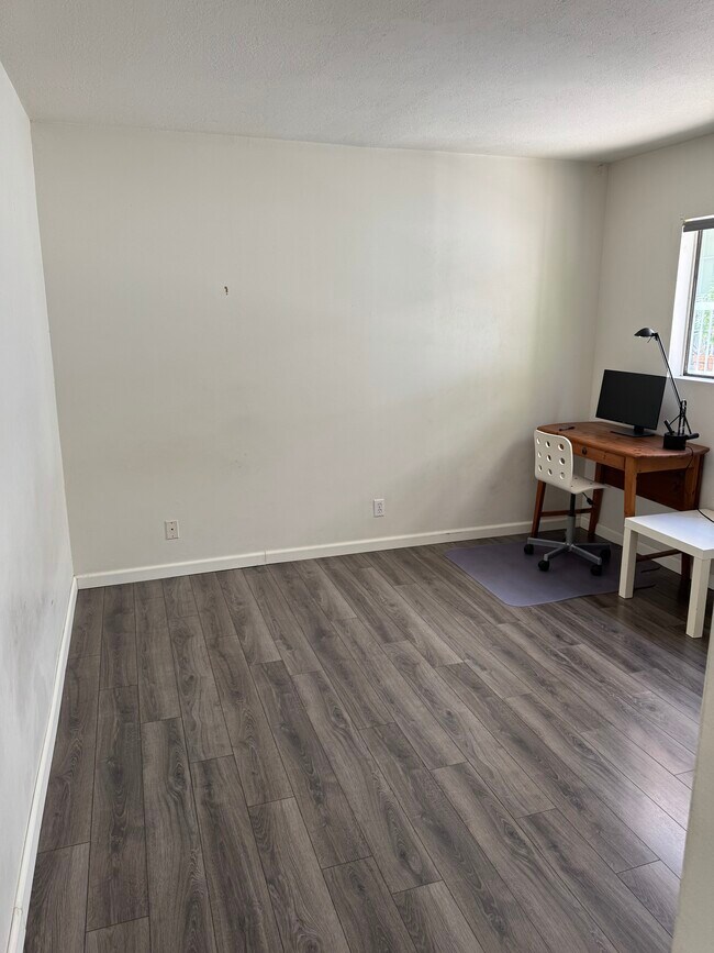 2nd bedroom - 440 Veteran Ave