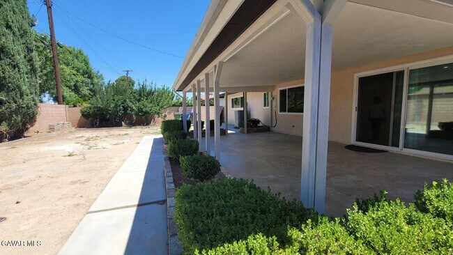 Building Photo - 45303 Lorimer Ave