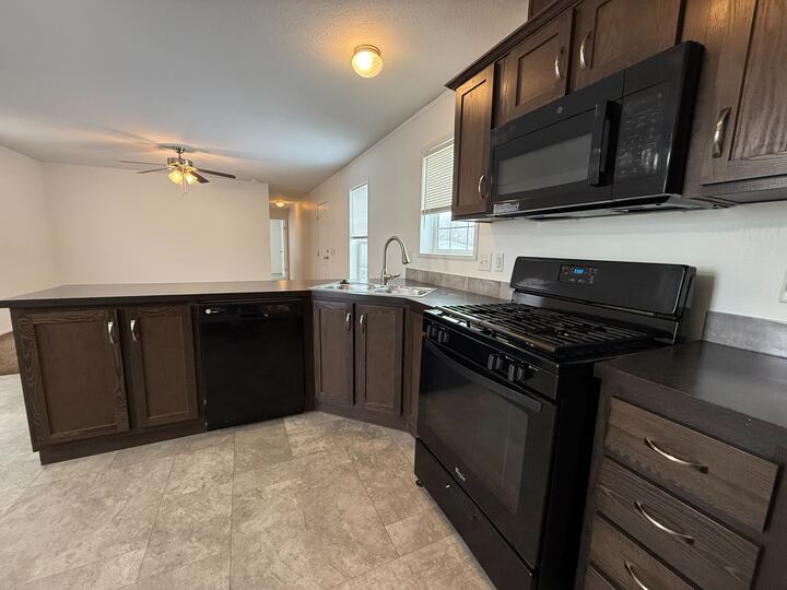 Building Photo - 71631 Heather Ct