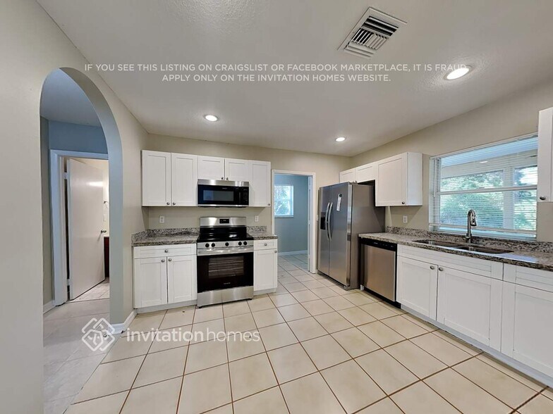 Building Photo - 12783 Citrus Grove Blvd