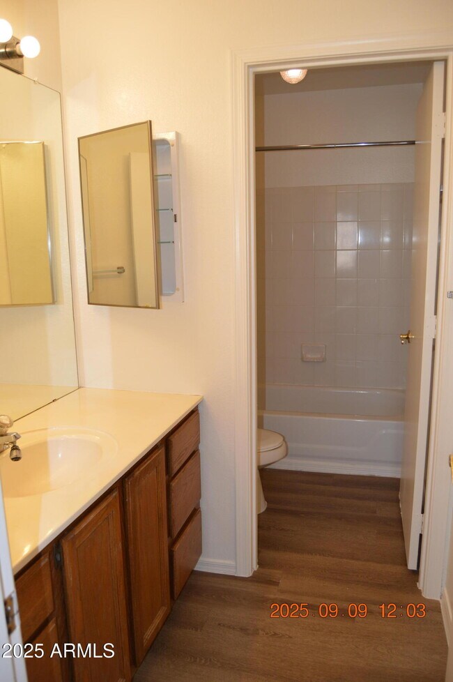 Building Photo - 4151 E Silverwood Dr