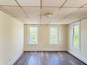 Building Photo - 141 Main St