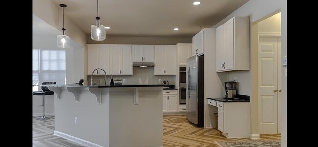 Building Photo - 13311 Windjammer Ct