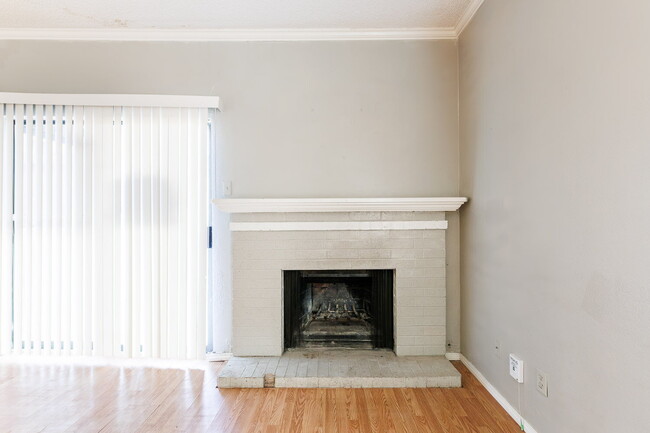 Building Photo - Great 2/2 in Central Lubbock!