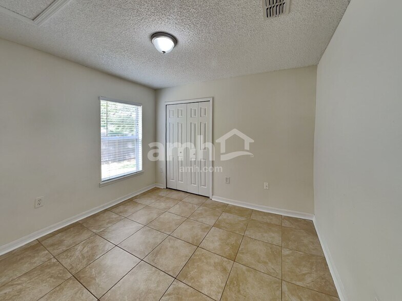 Building Photo - 2201 Pierce Arrow Dr