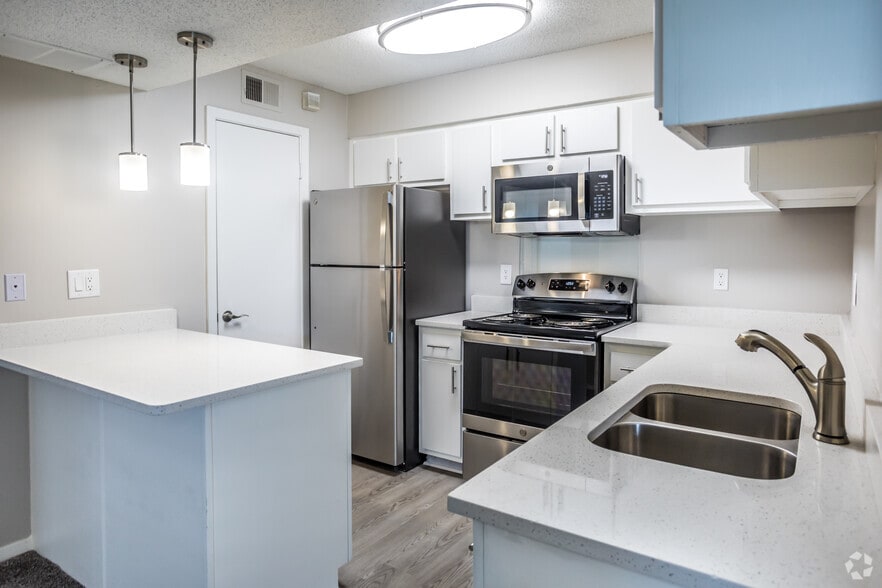 3 BR, 2 BA - 1200SF - Cherry Grove Apartments