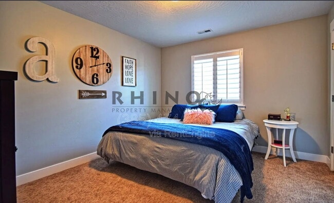 Building Photo - 7478 N Hutch Ln