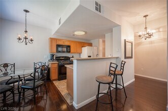 Building Photo - 7701 W Robindale Rd