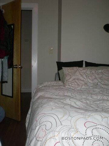 Building Photo - 435 Hanover St