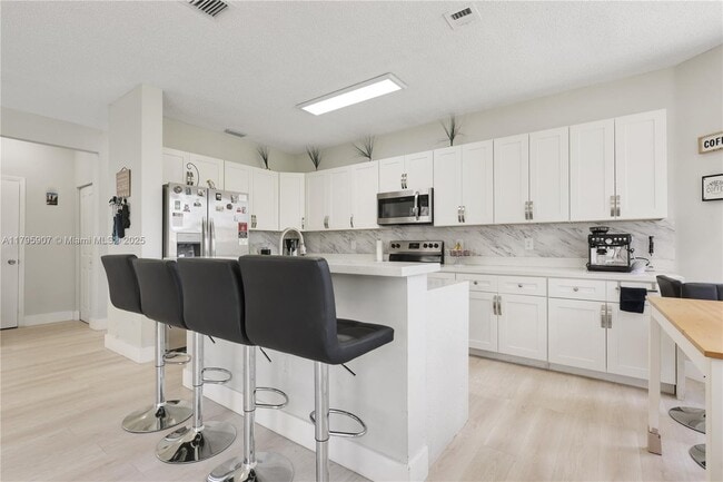 Building Photo - 150 NW 151st Ave