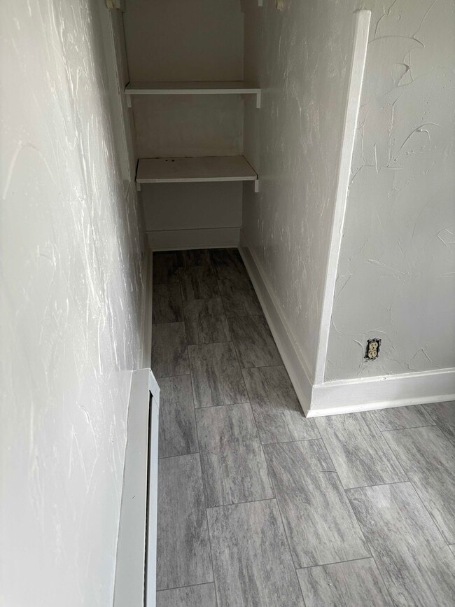 Building Photo - 4817 N Madison St