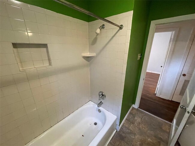 Building Photo - 112 W 55th St
