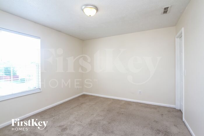 Building Photo - 10920 Middlebrook Ln