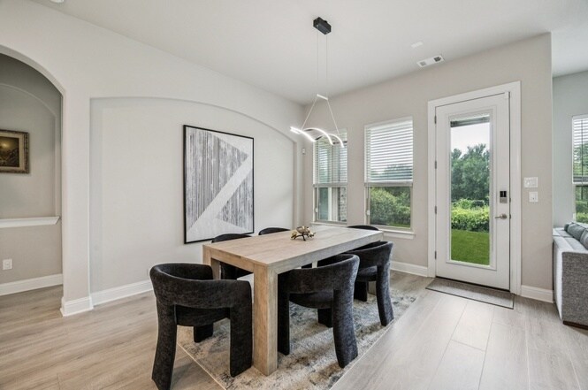 Building Photo - 4871 Lockwood Dr