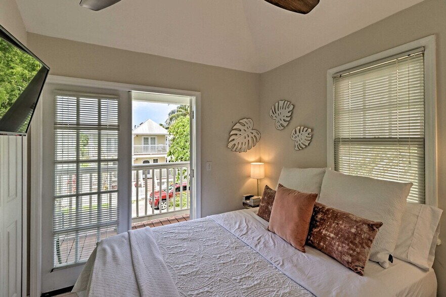 Building Photo - 169 Golf Club Dr