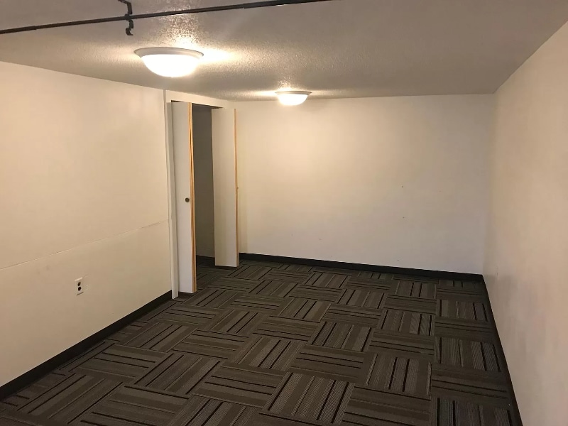 Building Photo - 303 Locust St