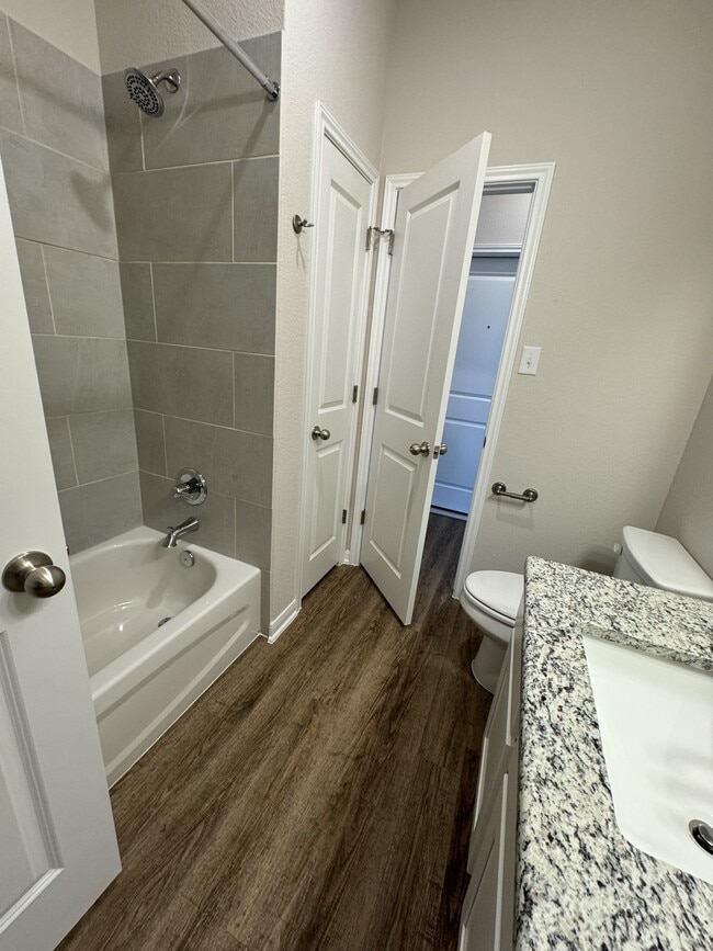 Building Photo - 8718 Happy Vly Dr