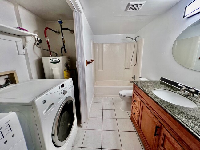 Building Photo - Beautiful 4 bedroom home in Salem