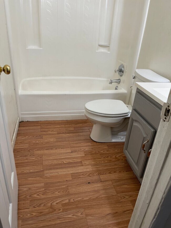 Building Photo - Maynardville 37807 - 2 bedroom, 1 bath apa...