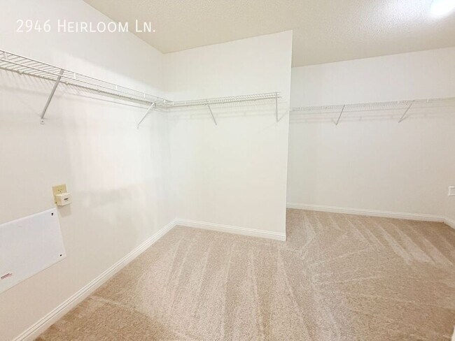 Building Photo - 2946 Heirloom Ln
