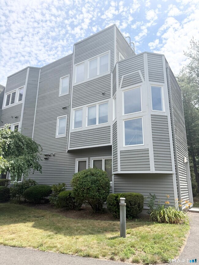 Building Photo - 1414 Whitney Ave