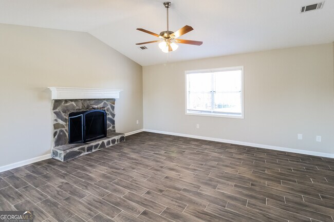 Building Photo - 4603 Quail Pointe Dr