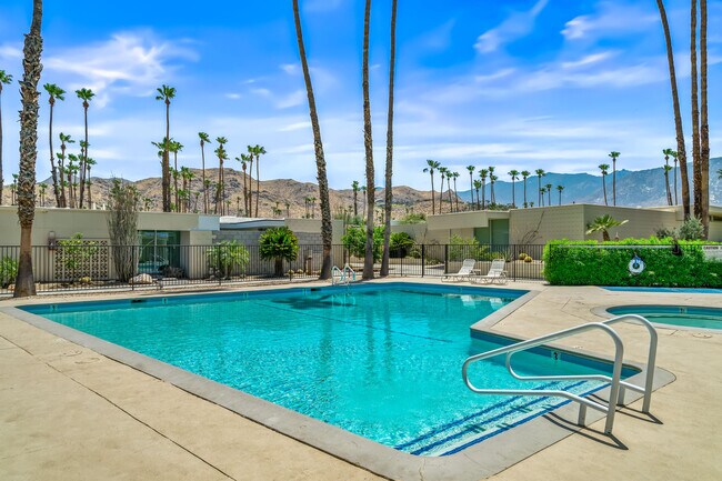 Building Photo - 215 Desert Lakes Dr