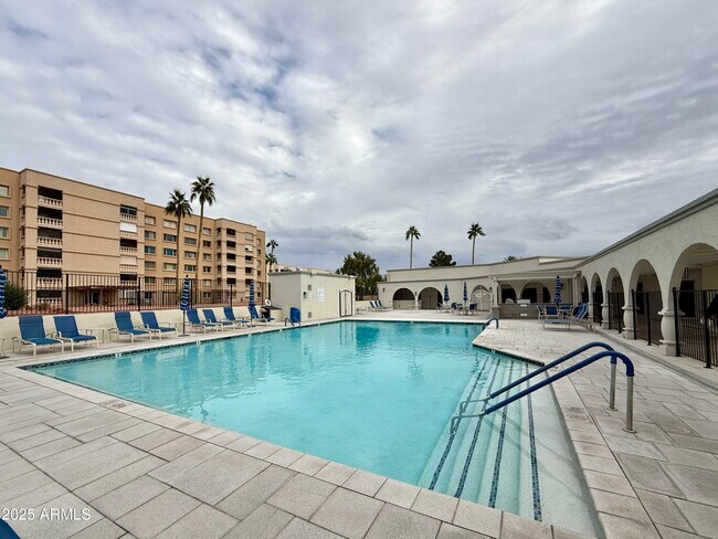 Building Photo - 7930 E Camelback Rd