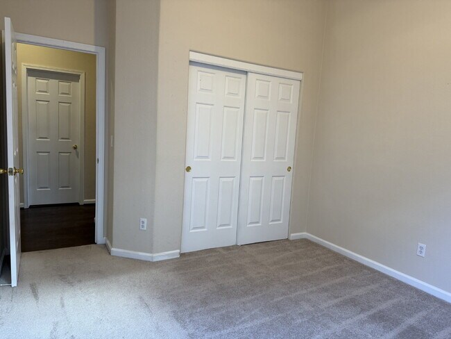 Building Photo - South Reno Home with 4 Bedrooms + 3 Car Garage!