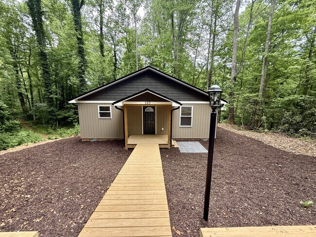 Building Photo - 137 Luke Martin Ln