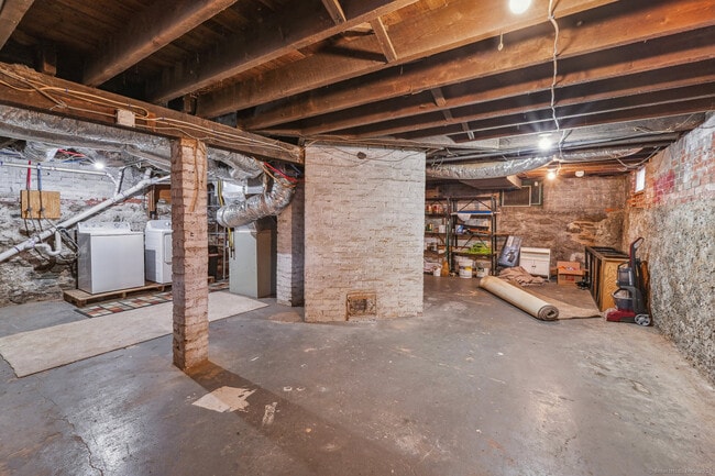 Building Photo - 21 Ward Pl