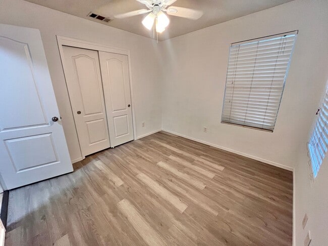 Building Photo - Charming 4 Bedroom, 2 Bath Home in a Quiet Neighborhood