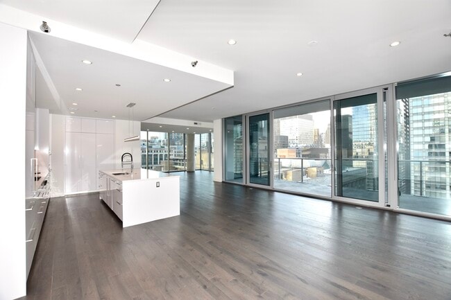 Building Photo - 60 E Randolph St