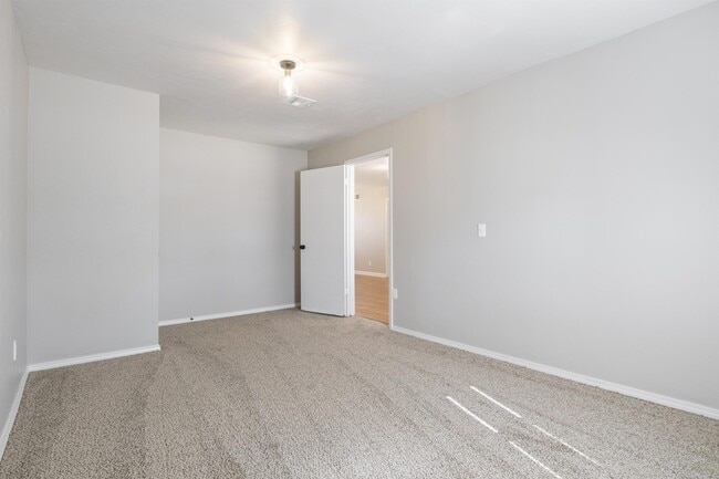 Building Photo - 1909 NE 52nd St