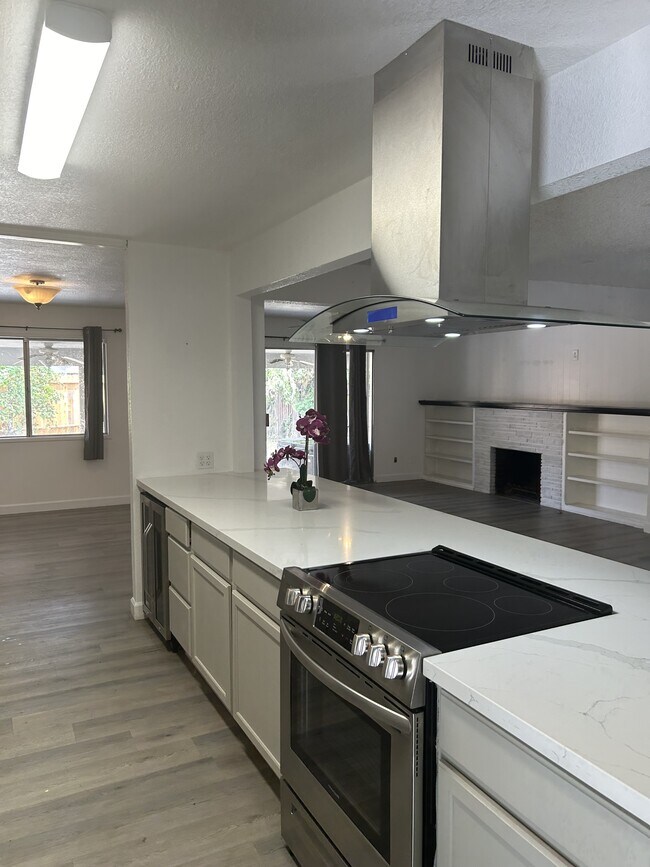 Building Photo - 1726 Idylwood Ct