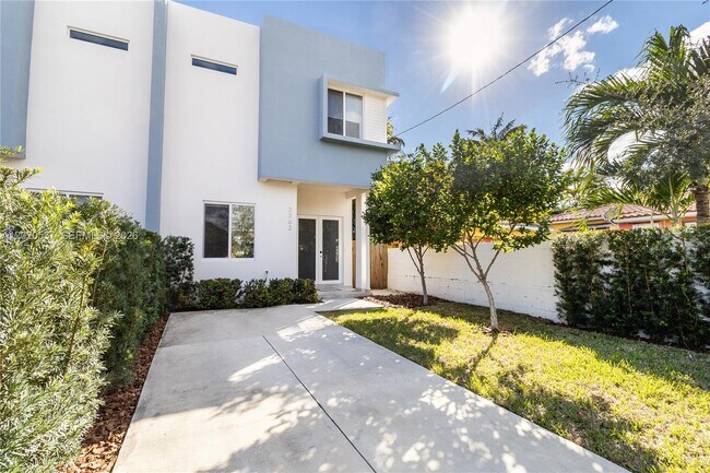 Building Photo - 3362 SW 23rd Terrace