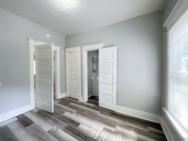 Building Photo - Spacious 3 bedroom home