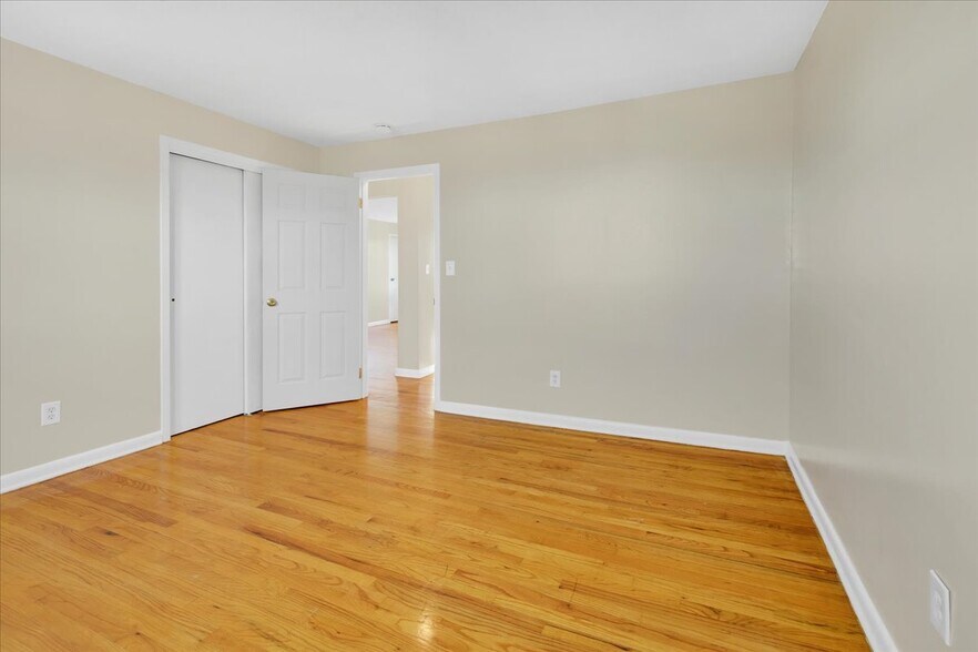 Building Photo - 63 Maynard St