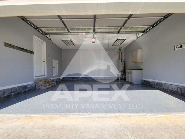 Building Photo - West Knoxville – Beautifully upgraded - 3 Bd/2.5 Single Family Home in Hampton Court Subdivision!!