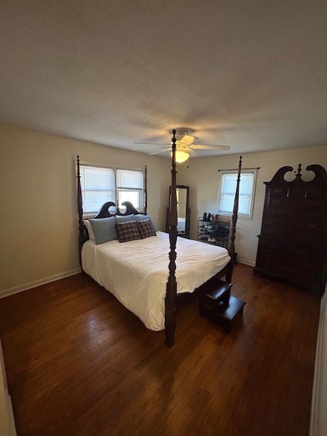 Building Photo - 194 VFW Dr